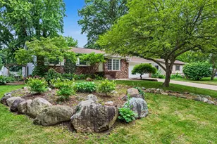 203 Dundee Dr, Battle Creek, MI 49014 - Photo 3