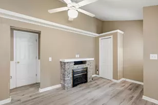9535 Listeria St, Commerce Township, MI 48382 - Photo 5