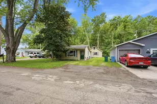 9535 Listeria St, Commerce Township, MI 48382 - Photo 3