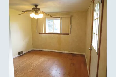 25012 Kenneth Avenue, Edwardsburg, MI 49112 - Photo 9