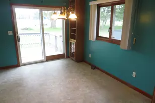 25012 Kenneth Ave, Edwardsburg, MI 49112 - Photo 5