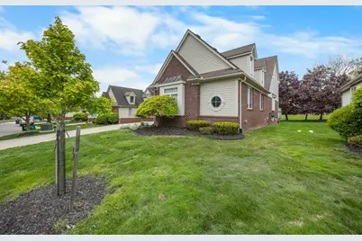 22273 Abington Drive, Farmington Hills, MI 48335 - Photo 3