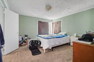 720 Ashley Dr, Kalamazoo, MI 49048 - Photo 17