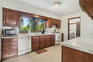 61916 Camel Bay Dr, Sturgis, MI 49091 - Photo 5