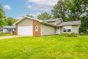 4633 Vista Dr, Bridgman, MI 49106 - Photo 1
