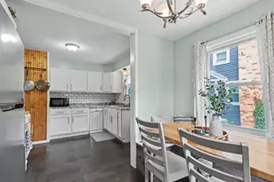 1055 Kelsey St NE, Grand Rapids, MI 49505 - Photo 9
