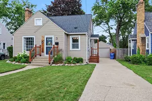 1055 Kelsey St NE, Grand Rapids, MI 49505 - Photo 3