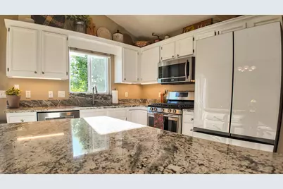 12211 Ives Meadow Lane NE, Cedar Springs, MI 49319 - Photo 9