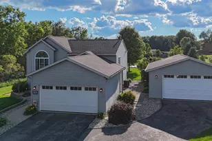 12211 Ives Meadow Ln NE, Cedar Springs, MI 49319 - Photo 3