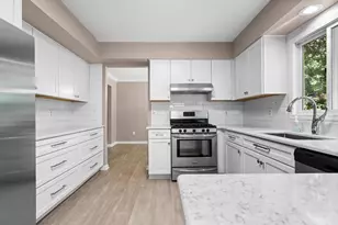 42806 Brookstone Dr, Novi, MI 48377 - Photo 7
