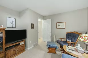 2203 Shetland Dr NE, Grand Rapids, MI 49505 - Photo 31