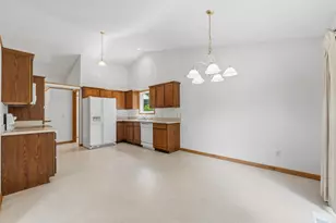 10356 Shuman St, Portage, MI 49024 - Photo 7