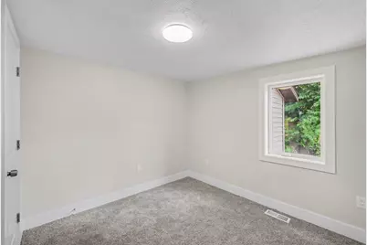 651 Mc Reynolds Avenue NW, Grand Rapids, MI 49504 - Photo 9