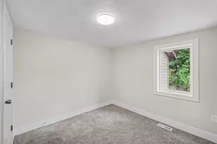 651 Mc Reynolds Ave NW, Grand Rapids, MI 49504 - Photo 9