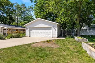 909 Slayton Ave, Grand Haven, MI 49417 - Photo 33