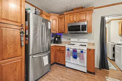 224 S Division Avenue, Fremont, MI 49412 - Photo 9