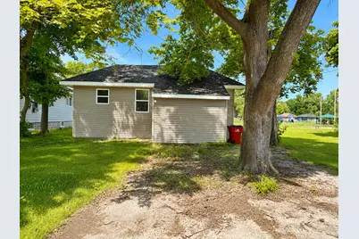 1027 Broadway, Benton Harbor, MI 49022 - Photo 17
