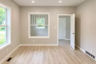 1027 Broadway, Benton Harbor, MI 49022 - Photo 3