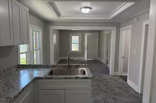 385 Central Ave, Pontiac, MI 48341 - Photo 7