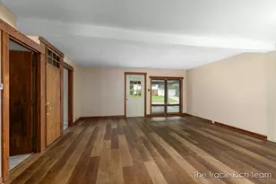 227 E Division St NE, Rockford, MI 49341 - Photo 5