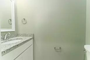 15277 Sherwood Ln, Lansing, MI 48906 - Photo 13