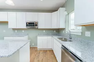 15277 Sherwood Ln, Lansing, MI 48906 - Photo 11