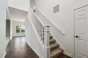 15312 Sherwood Ln, Lansing, MI 48906 - Photo 3