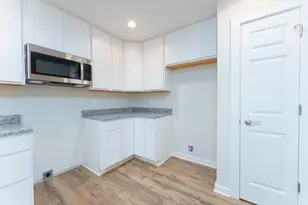 15317 Sherwood Ln, Lansing, MI 48906 - Photo 13