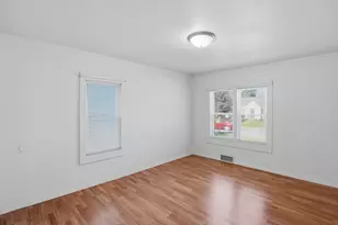 1027 Monroe St, Benton Harbor, MI 49022 - Photo 15