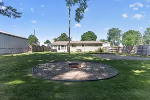 569 Round Lake Dr, Michigan Center, MI 49254 - Photo 43