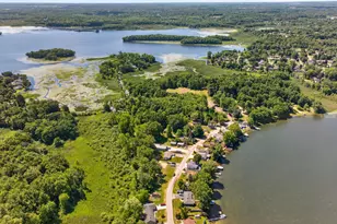 569 Round Lake Dr, Michigan Center, MI 49254 - Photo 9