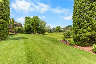 37120 Turnburry Dr, Livonia, MI 48152 - Photo 9