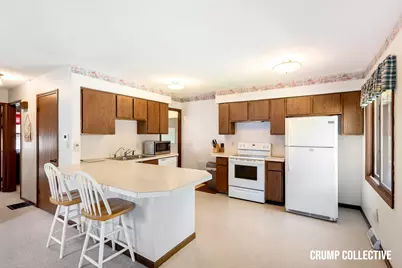 3410 Benjamin Avenue NE, Grand Rapids, MI 49525 - Photo 5