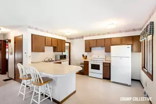 3410 Benjamin Ave NE, Grand Rapids, MI 49525 - Photo 5