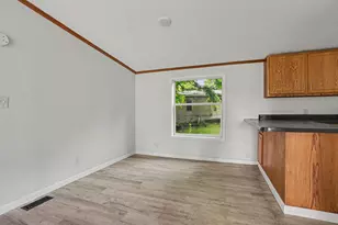 144 Peck St, Battle Creek, MI 49014 - Photo 9
