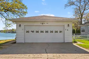 468 W Crooked Lake Dr W, Kalamazoo, MI 49009 - Photo 35