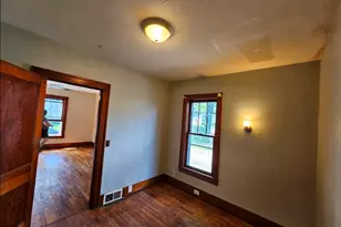 403 Pennsylvania Ave, Dowagiac, MI 49047 - Photo 11