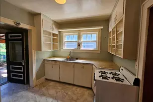 403 Pennsylvania Ave, Dowagiac, MI 49047 - Photo 5