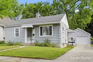 115 Montrose St NE, Grand Rapids, MI 49505 - Photo 1