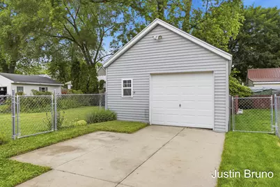 115 Montrose Street NE, Grand Rapids, MI 49505 - Photo 25