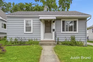 115 Montrose St NE, Grand Rapids, MI 49505 - Photo 3