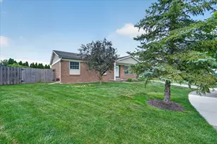245 Roseland Dr, Canton, MI 48187 - Photo 3