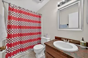 245 Roseland Dr, Canton, MI 48187 - Photo 25