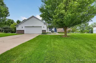 2033 Orchard Ridge Dr NW, Grand Rapids, MI 49534 - Photo 3