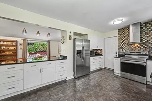 32450 Chesterbrook St, Farmington Hills, MI 48334 - Photo 7