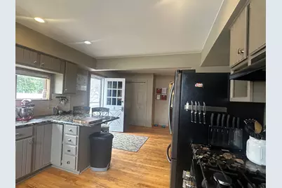 3945 Beach Terrace, West Bloomfield, MI 48323 - Photo 7