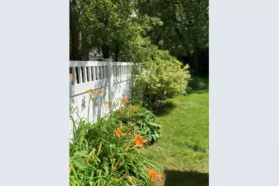 2417 N Circle Drive, Ann Arbor, MI 48103 - Photo 3