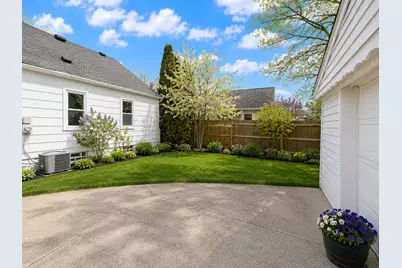 1496 E Lincoln Street, Birmingham, MI 48009 - Photo 17