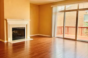 37572 Newburgh Park Cir, Livonia, MI 48152 - Photo 5