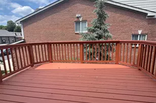 37572 Newburgh Park Cir, Livonia, MI 48152 - Photo 7